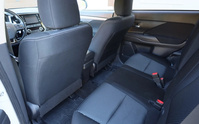 Mitsubishi Outlander cena 85000 przebieg: 56500, rok produkcji 2016 z Jutrosin małe 254